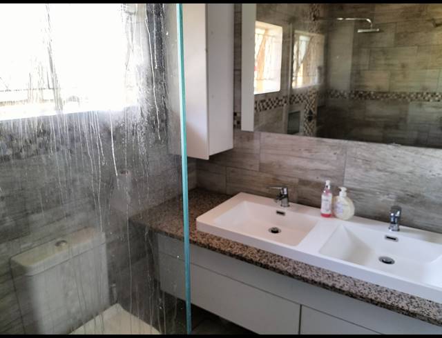 3 BEDROOM FREESTANDING FOR SALE IN BISLEY